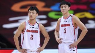 胡明轩手握一手好牌打得稀碎，代言人事件成职业生涯最大争议