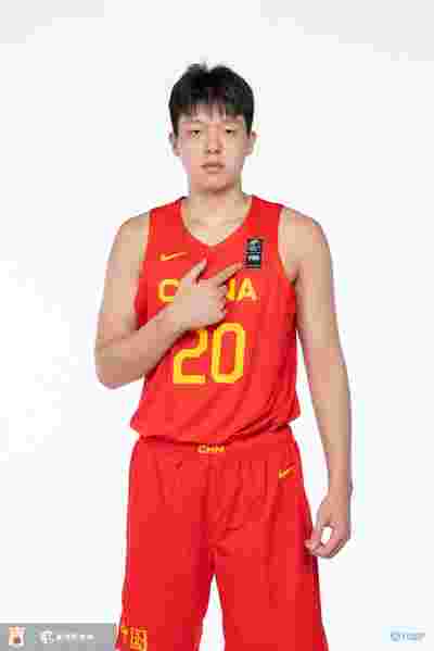 CBA：吉林队与青岛队的精彩对抗